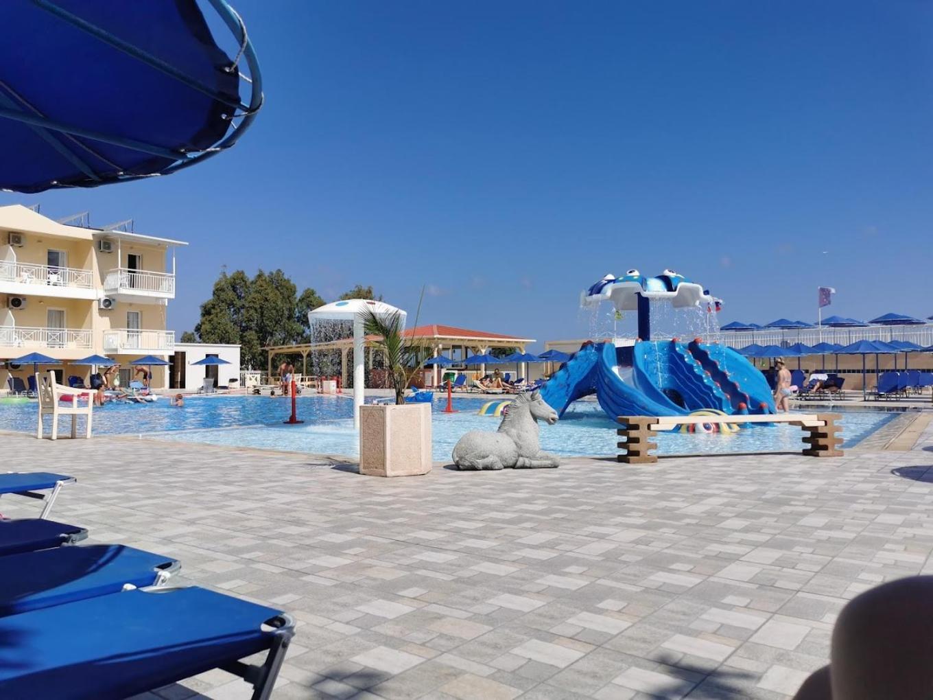 Aqua Sun Village 헐소니소스 외부 사진