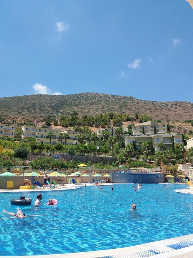 Aqua Sun Village 헐소니소스 외부 사진